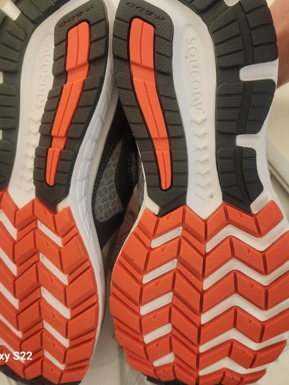Saucony "Grid Cohesion 10" Hot coral/grey sneakers. NIB. Size 9 - Picture 8 of 10